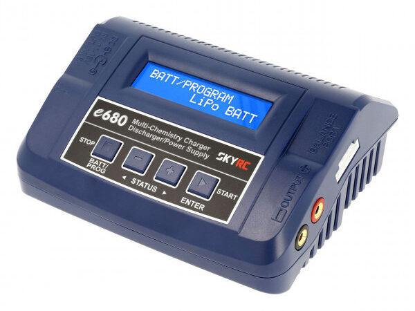 Laadija SkyRC e680